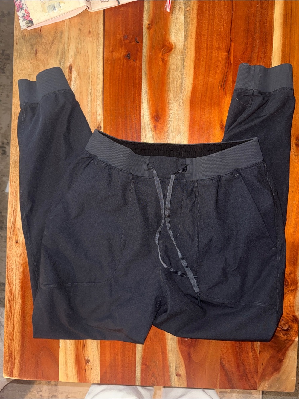 Lululemon Men's Black Jogger Pants - Brand Not Visible